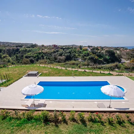 Adele Con Piscina Privata Vicino Tropea - Per 16 Persone Casa de Férias
