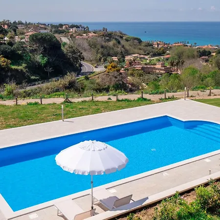 Adele Con Piscina Privata Vicino Tropea - Per 16 Persone Casa de Férias *