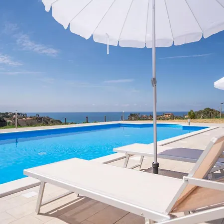 Casa de Férias Adele Con Piscina Privata Vicino Tropea - Per 16 Persone *