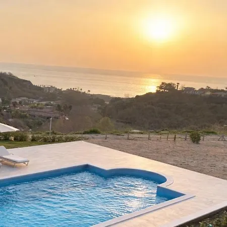 Casa vacanze Adele Con Piscina Privata - Per 16 Persone