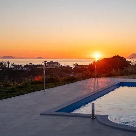 Casa de Férias Adele Con Piscina Privata Vicino Tropea - Per 16 Persone