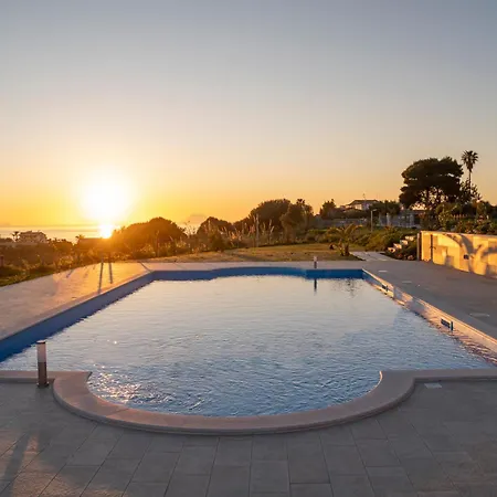 Adele Con Piscina Privata Vicino Tropea - Per 16 Persone Casa de Férias *